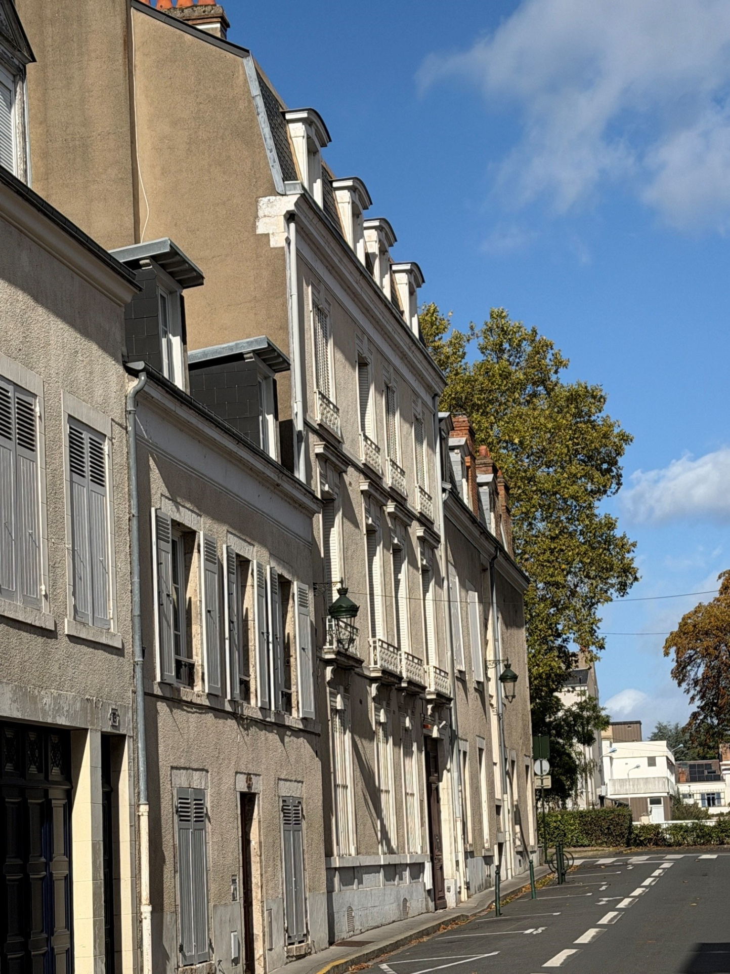 Bureau à vendre à Orleans, 580 m², 16 pièces – photo 3 sur 3