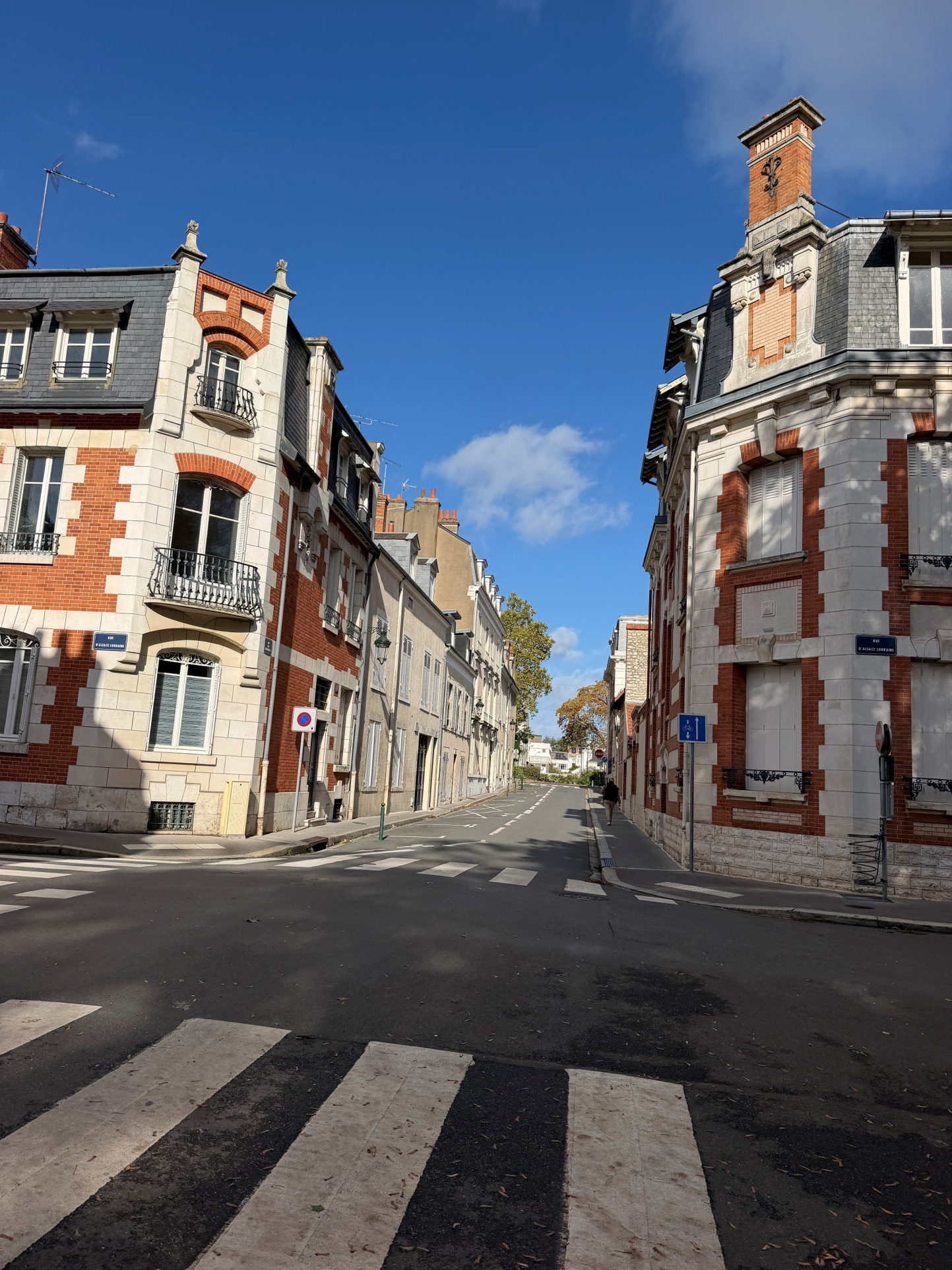 Bureau à vendre à Orleans, 580 m², 16 pièces – photo 1 sur 3